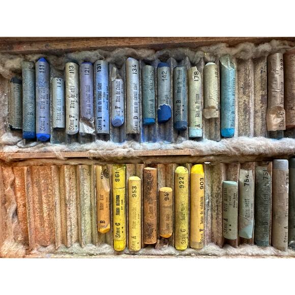 Vintage French Lefranc Artist Soft Pastels and Original Wood Box - Picture 3 of 11